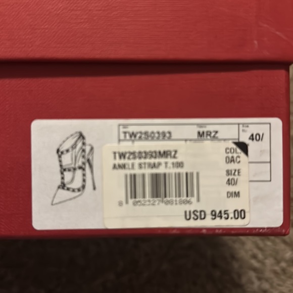 Valentinos ancle strap - Picture 3 of 12